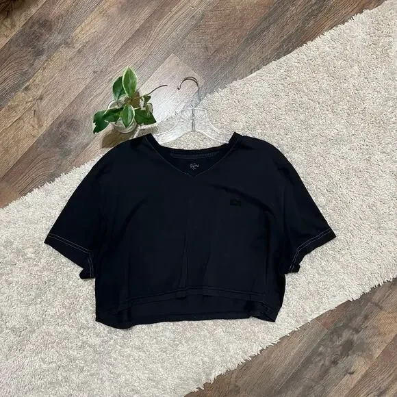 Lacoste Size 6 Oversized Black Pink V-Neck Cropped Short Sleeve Crewneck Tee - Picture 2 of 4